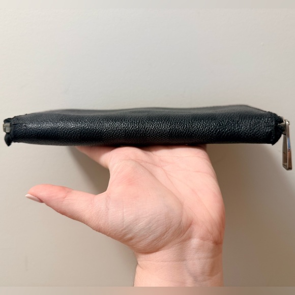 Authentic Louis Vuitton - Damier Graphite Zippy Wallet - Picture 5 of 16